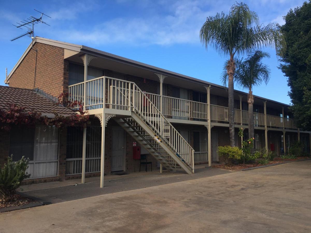 Darling Junction Motor Inn Wentworth Екстериор снимка