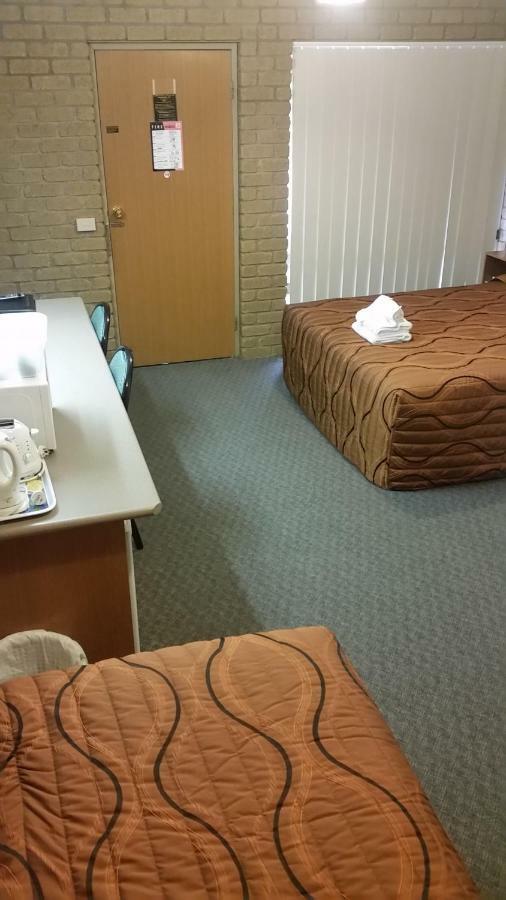 Darling Junction Motor Inn Wentworth Екстериор снимка