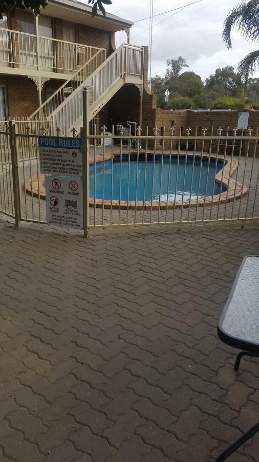Darling Junction Motor Inn Wentworth Екстериор снимка