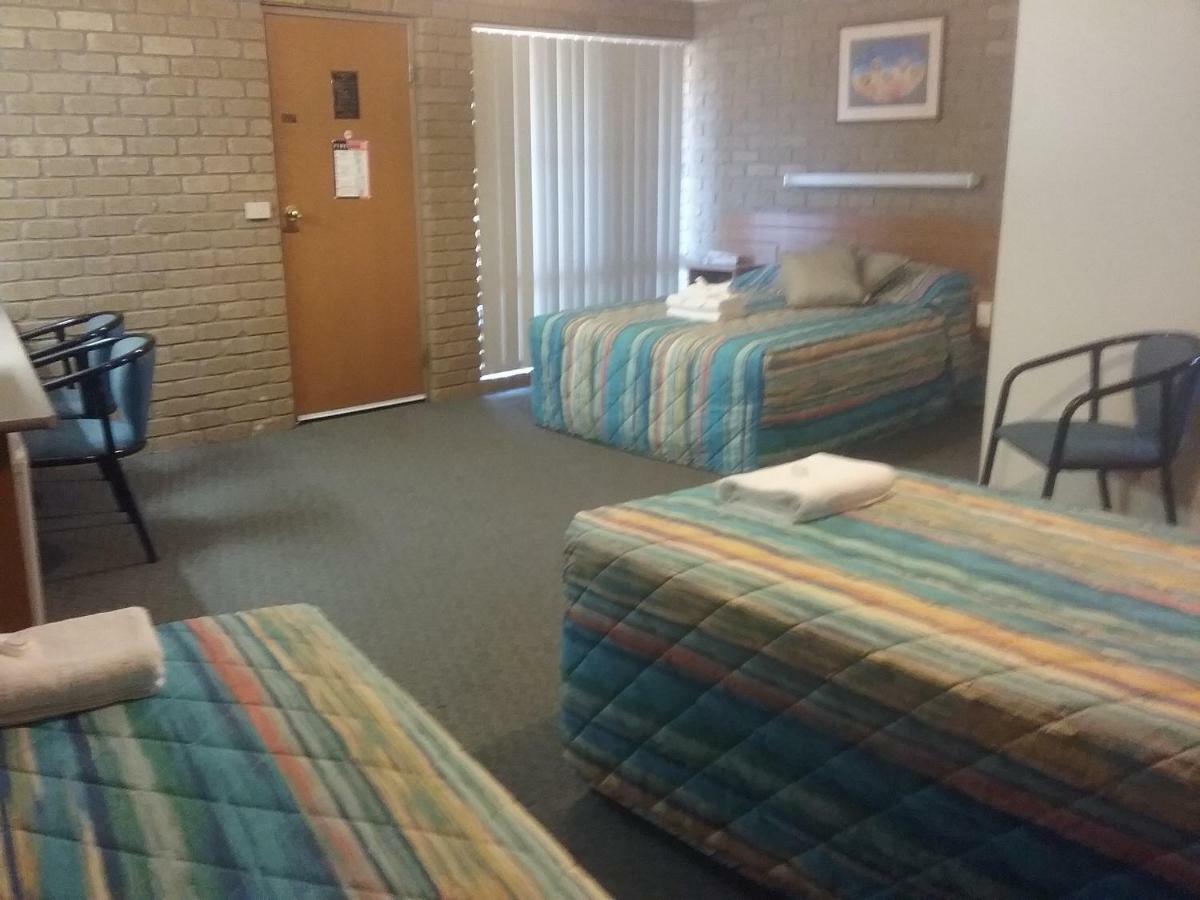 Darling Junction Motor Inn Wentworth Екстериор снимка